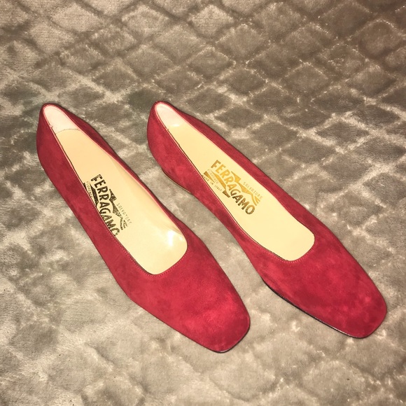 Salvatore Ferragamo red suede pumps - Picture 4 of 6